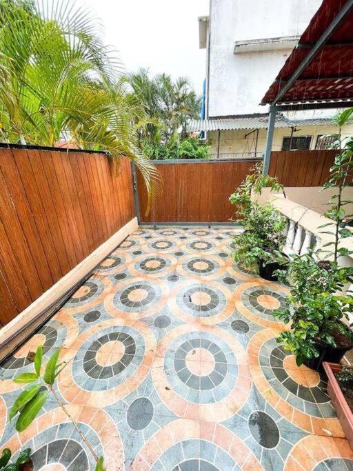 Corner House, Lonavla By Meheru-4 Bhk Villa With Pool Luaran gambar