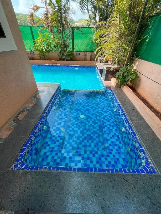 Corner House, Lonavla By Meheru-4 Bhk Villa With Pool Luaran gambar