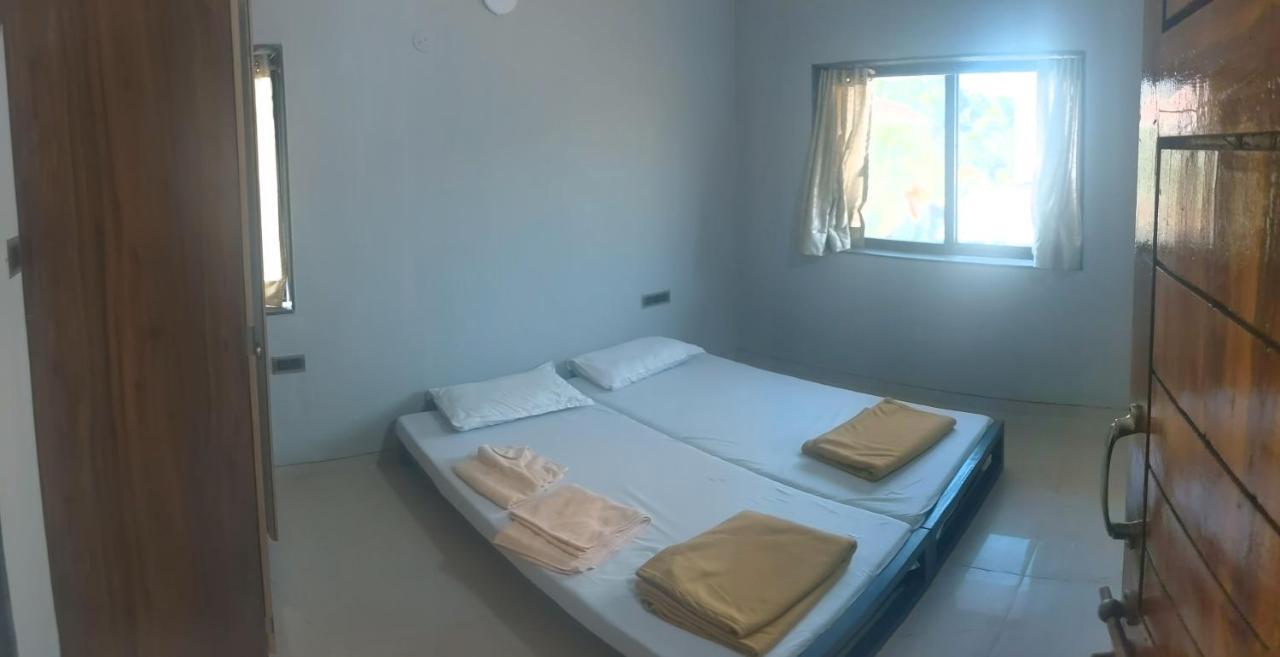 Corner House, Lonavla By Meheru-4 Bhk Villa With Pool Luaran gambar