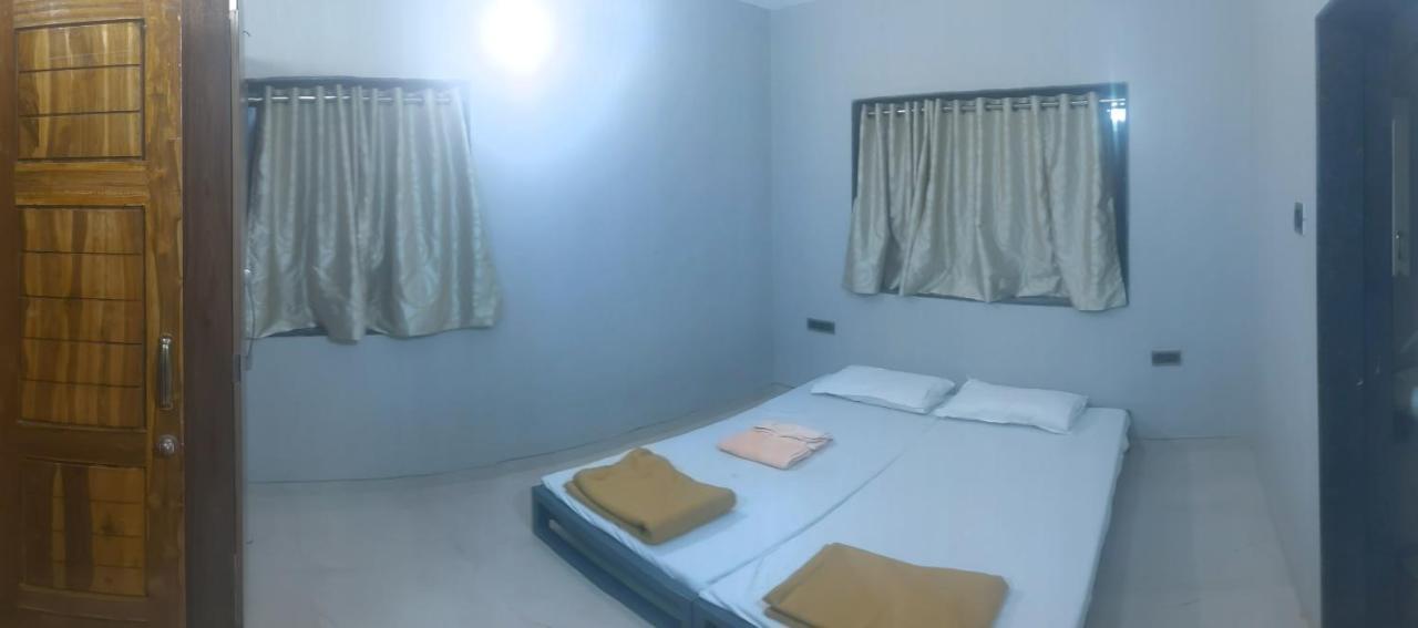 Corner House, Lonavla By Meheru-4 Bhk Villa With Pool Luaran gambar